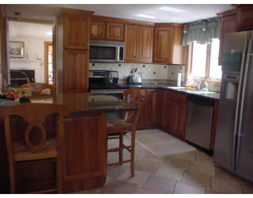 31 Smith Road Hingham, MA 02043 - Photo 5 of 8 Gallery Image 5