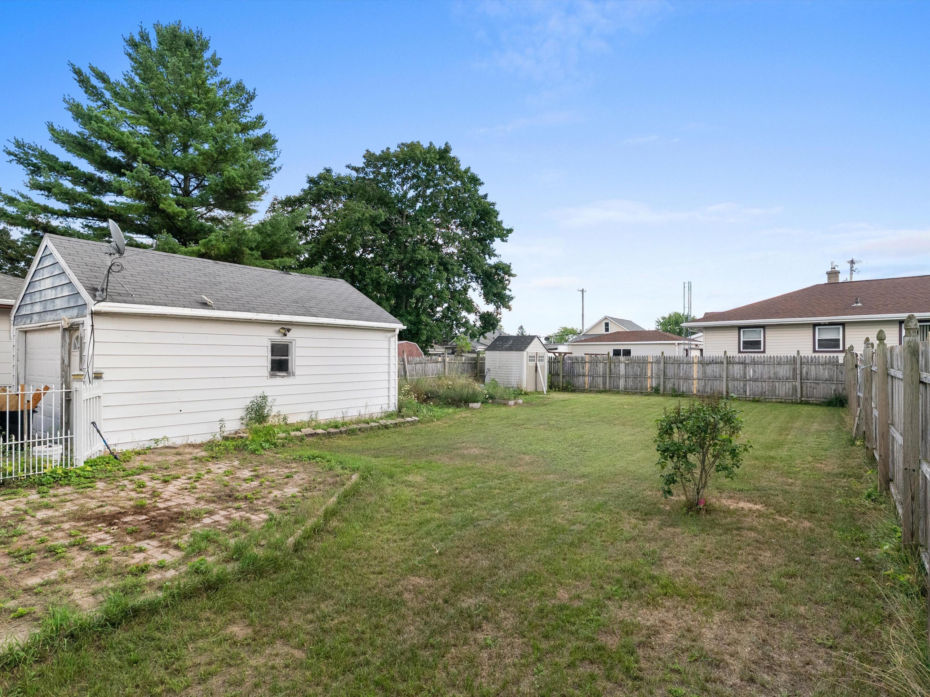 2517 13th Street Two Rivers, WI 54241 - Photo 20 of 24 22-DSC06556