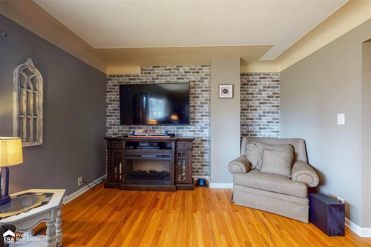 6309 Lapeer Road Burton, MI 48509 - Photo 9 of 61 50068535-9.JPG