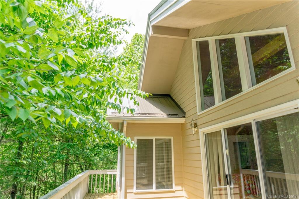 303 Messer Road Waynesville, NC 28786 - Photo 4 of 23 Gallery Image 4