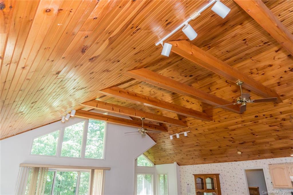 303 Messer Road Waynesville, NC 28786 - Photo 8 of 23 Gallery Image 8