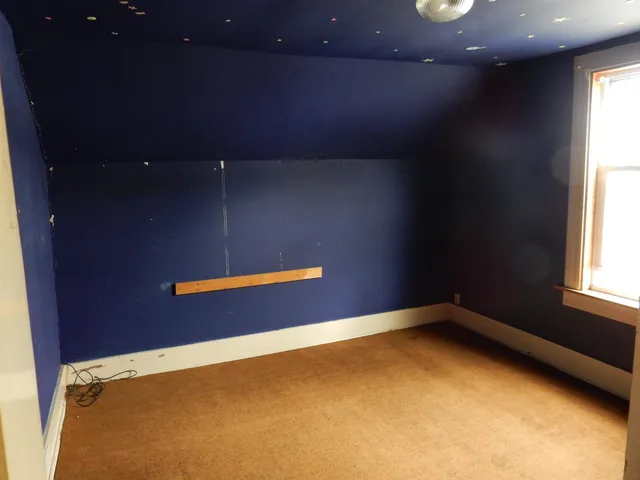 $180,000 | 594 East Main Street, Newport, VT 05855