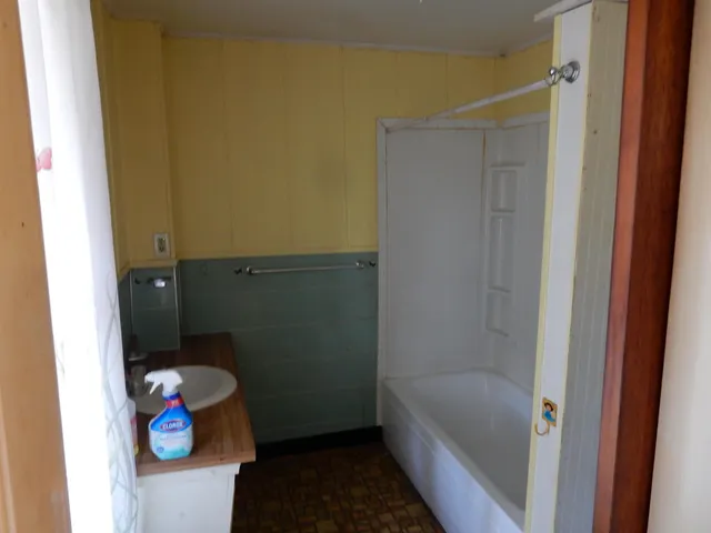 $180,000 | 594 East Main Street, Newport, VT 05855