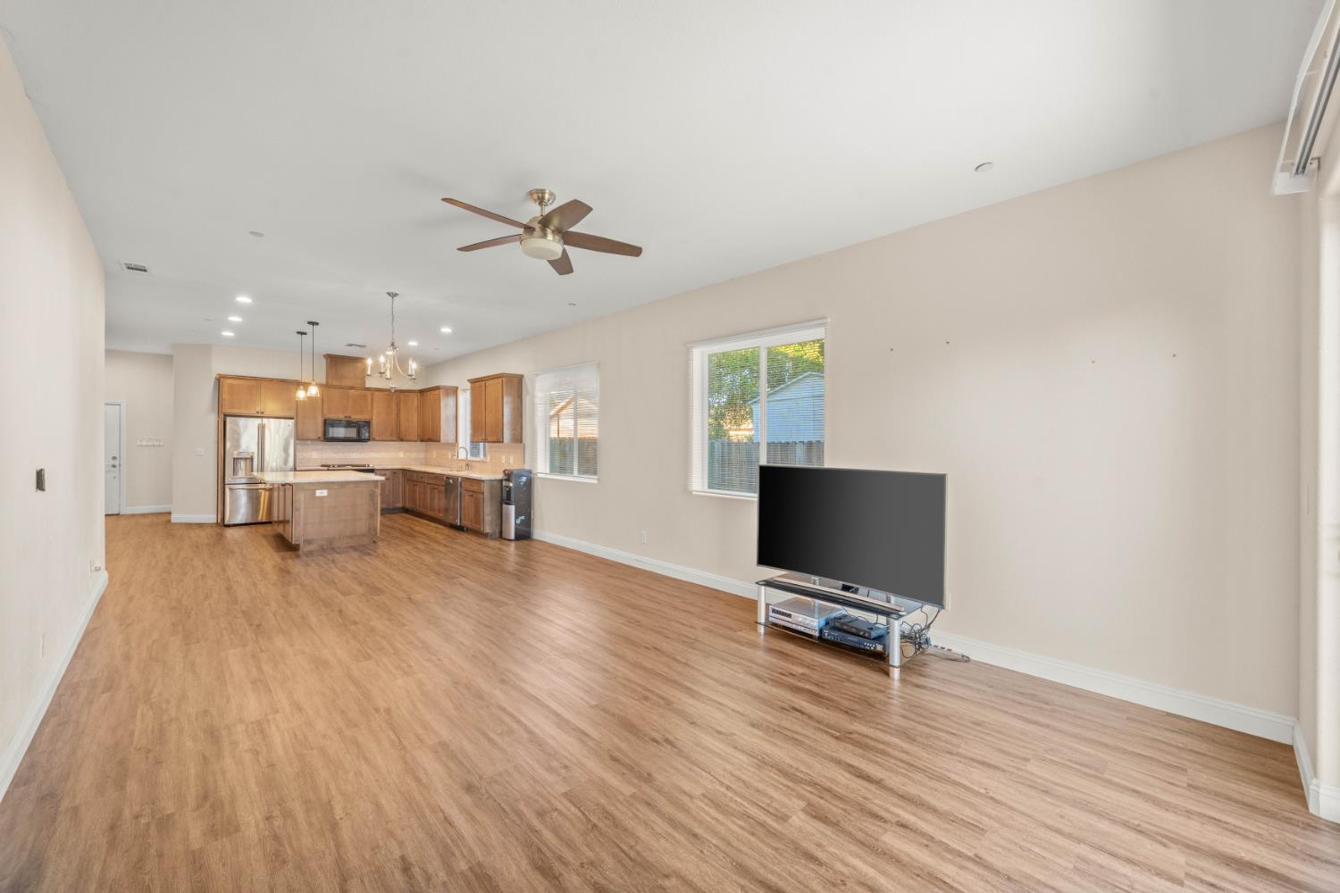 2746 57th Avenue Sacramento, CA 95822 - Photo 15 of 43 Gallery Image 15