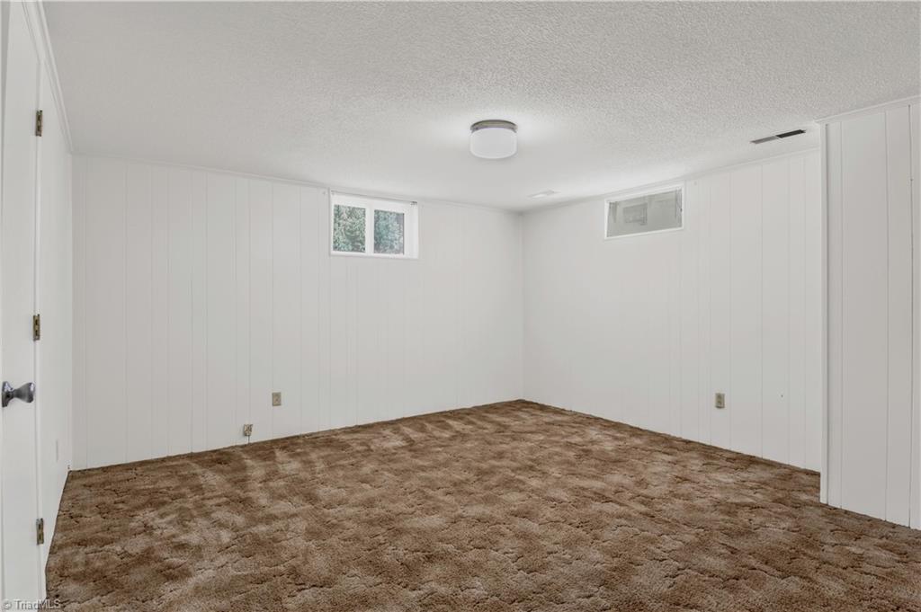 546 Drumheller Road Clemmons, NC 27012 - Photo 22 of 29 Bedroom 4 on lower level.