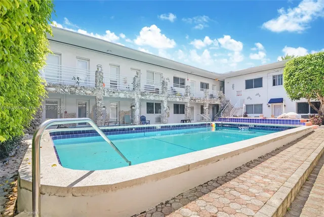 $2,000 | 320 85th Street, Unit 12, Miami Beach, FL 33141