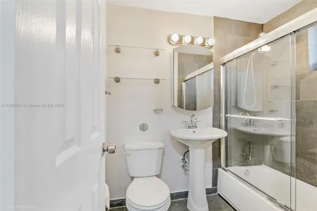 $2,000 | 320 85th Street, Unit 12, Miami Beach, FL 33141