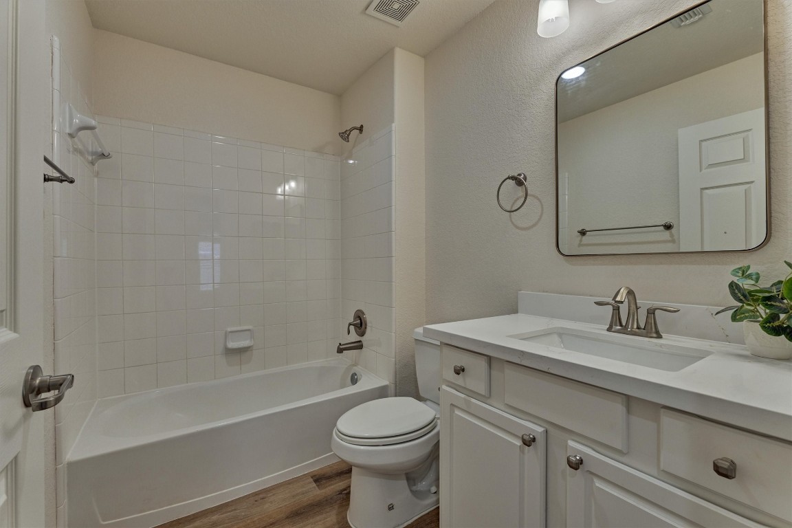 6 Windsor Bridge Drive Conroe, TX 77384 - Photo 30 of 46 The secondary full bathroom in the home. All updated and refreshed ready for the new owner!