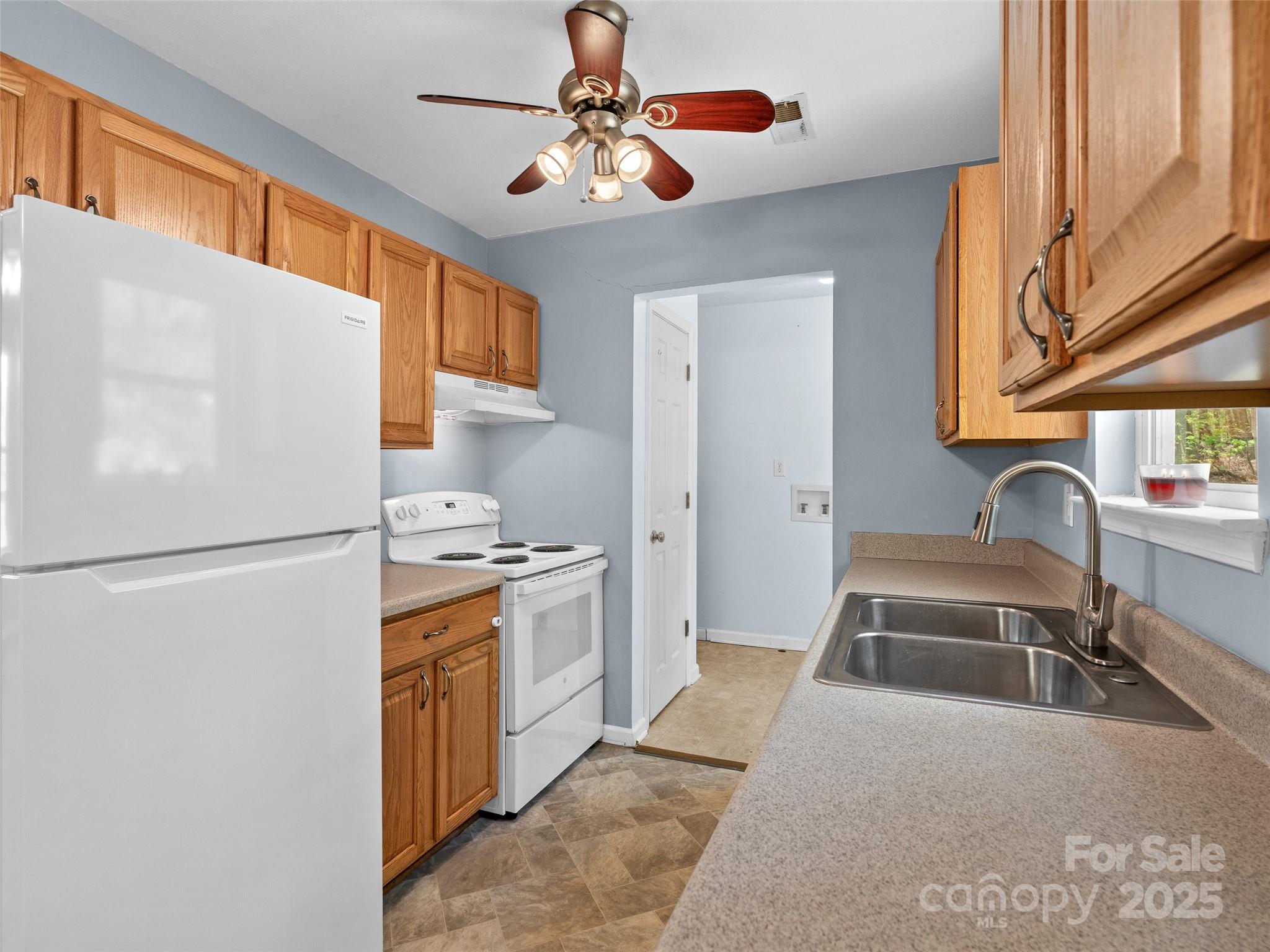 66 Avondale Heights Road Asheville, NC 28803 - Photo 15 of 38