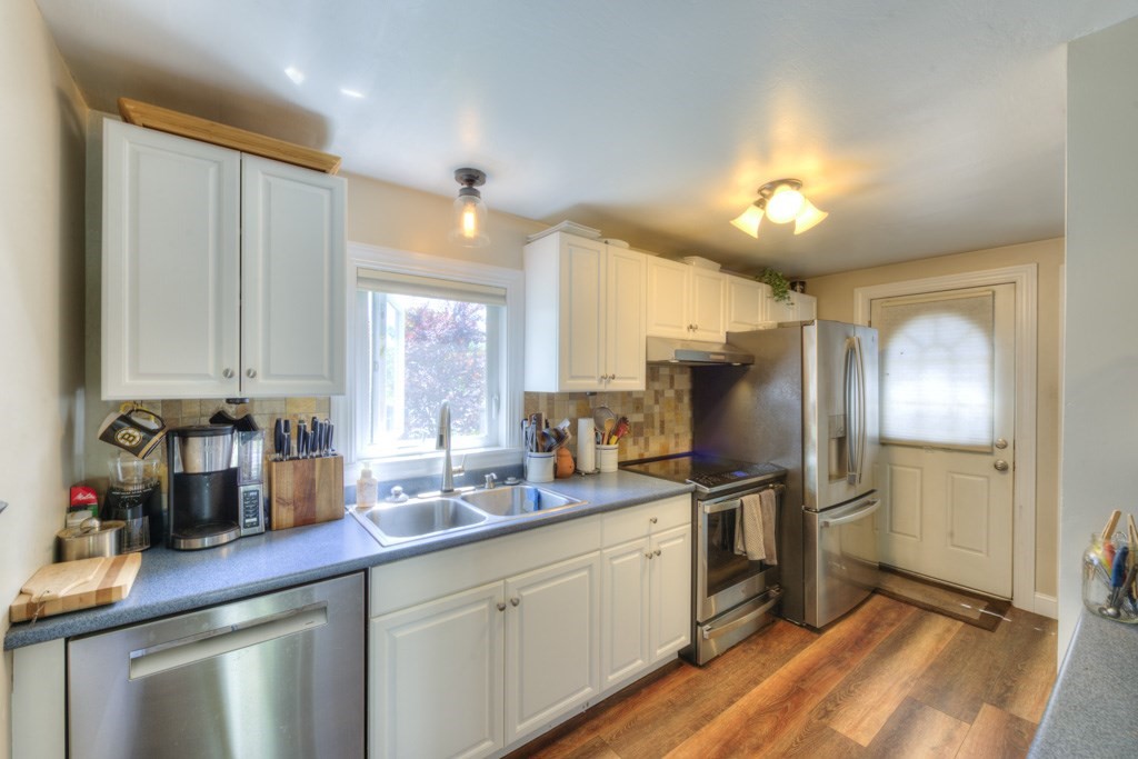 10 Ridgewood Road Worcester, MA 01606 - Photo 8 of 38
