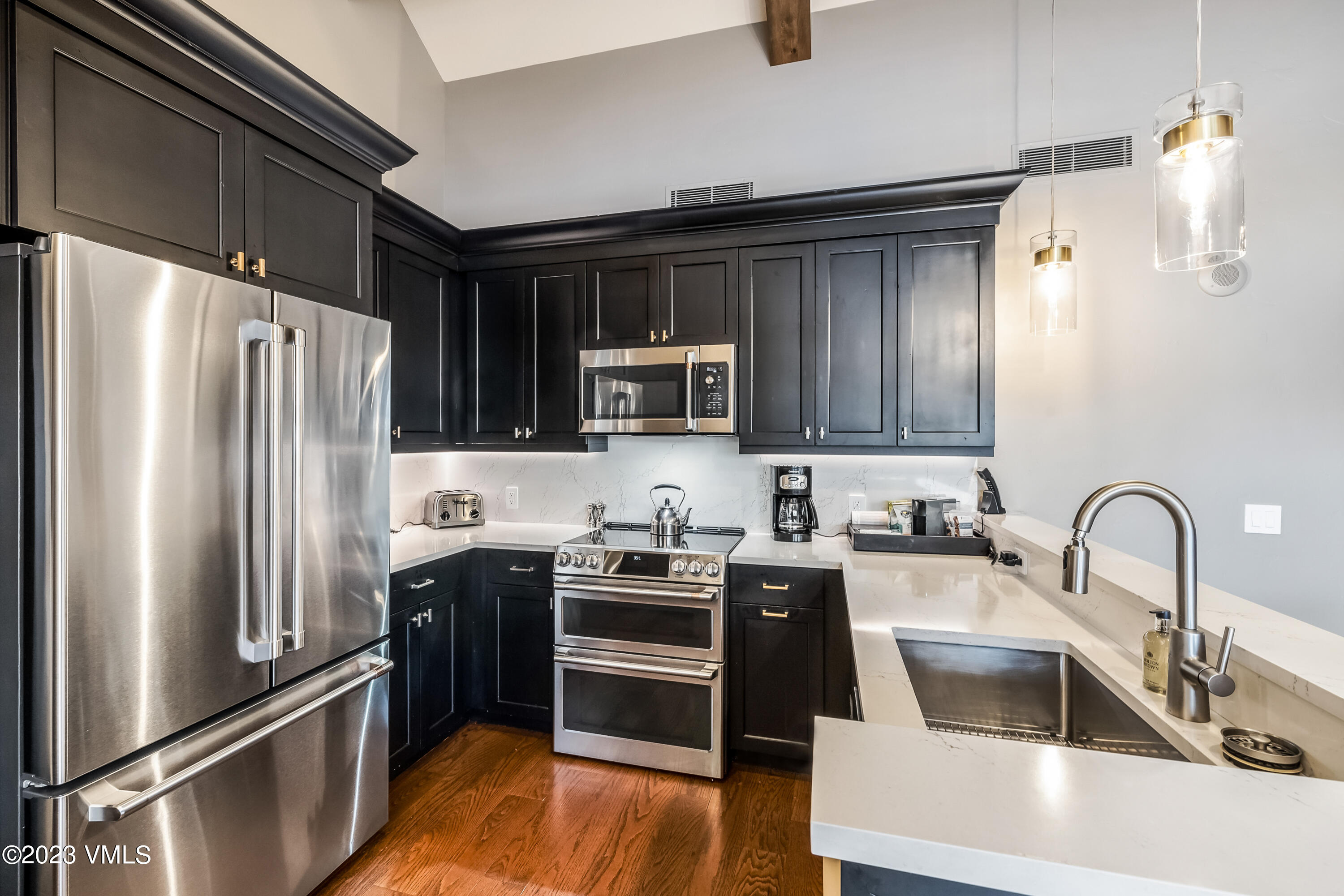 16 Vail Road, Unit 505 HOLIDAY 4 FIXED WEEKS Vail, CO 81657 - Photo 14 of 27 Holiday 4 weeks fixed The Sebastian Vail