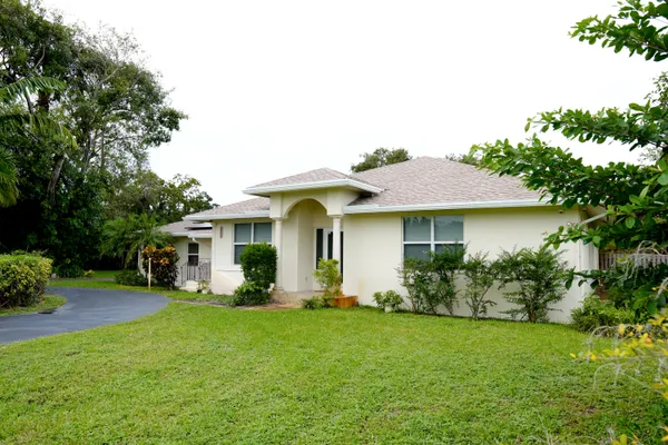 $5,900 | 821 Southwest 13th Court, Pompano Beach, FL 33060