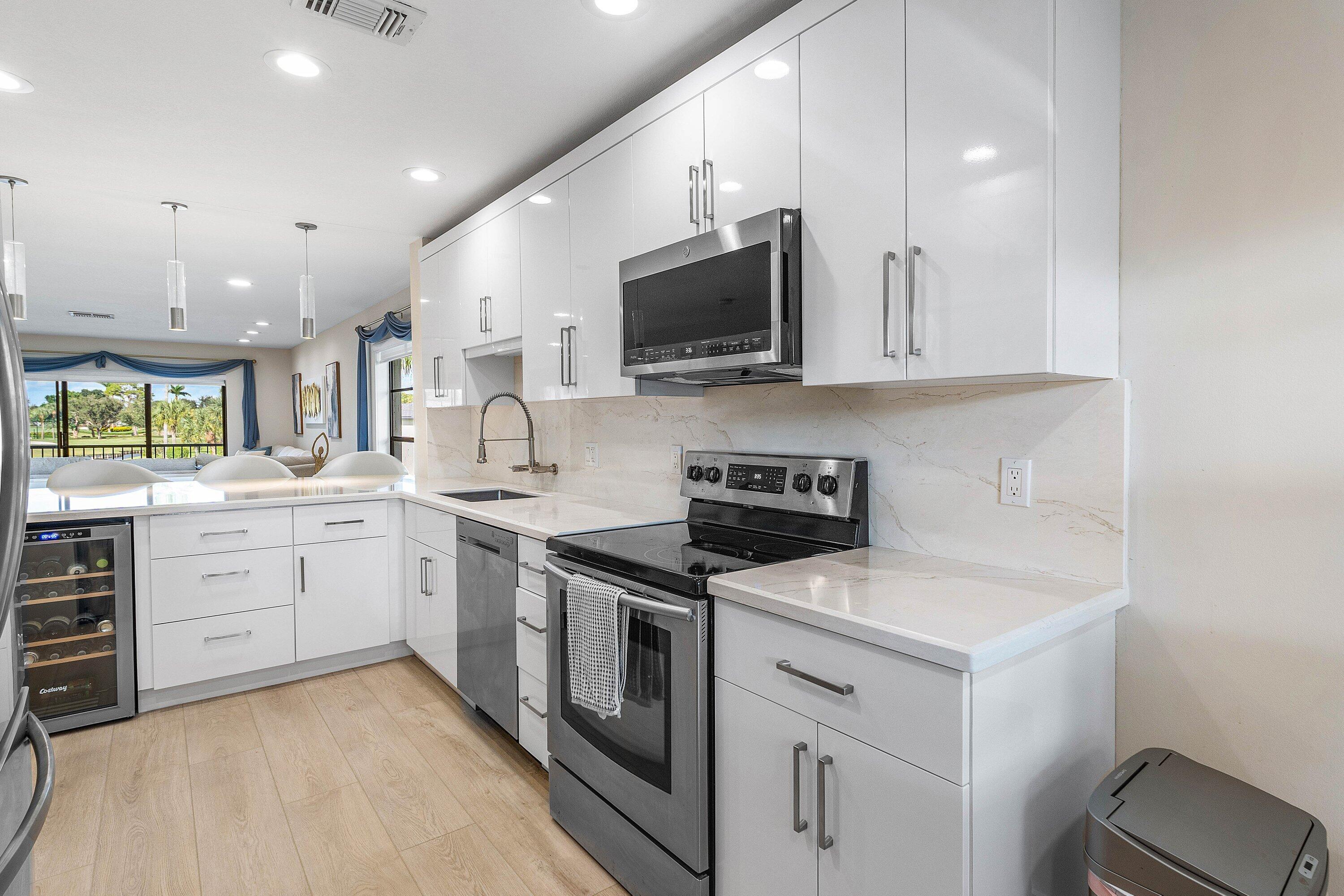 35 Southport Lane, Unit H Boynton Beach, FL 33436 - Photo 4 of 53 007-35SouthportLane-H-BoyntonBeach-FL-33