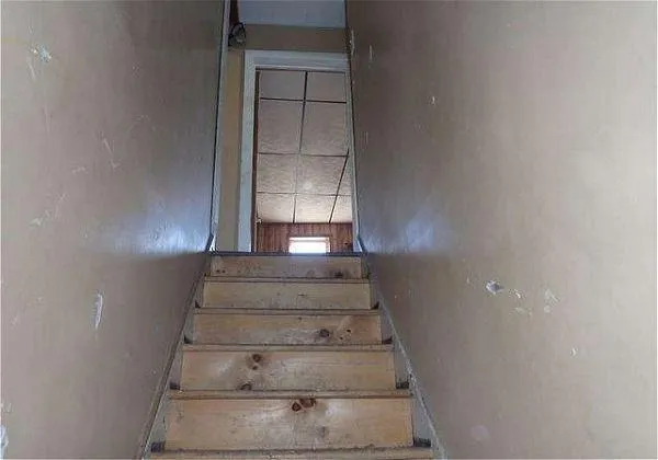 a view of entryway