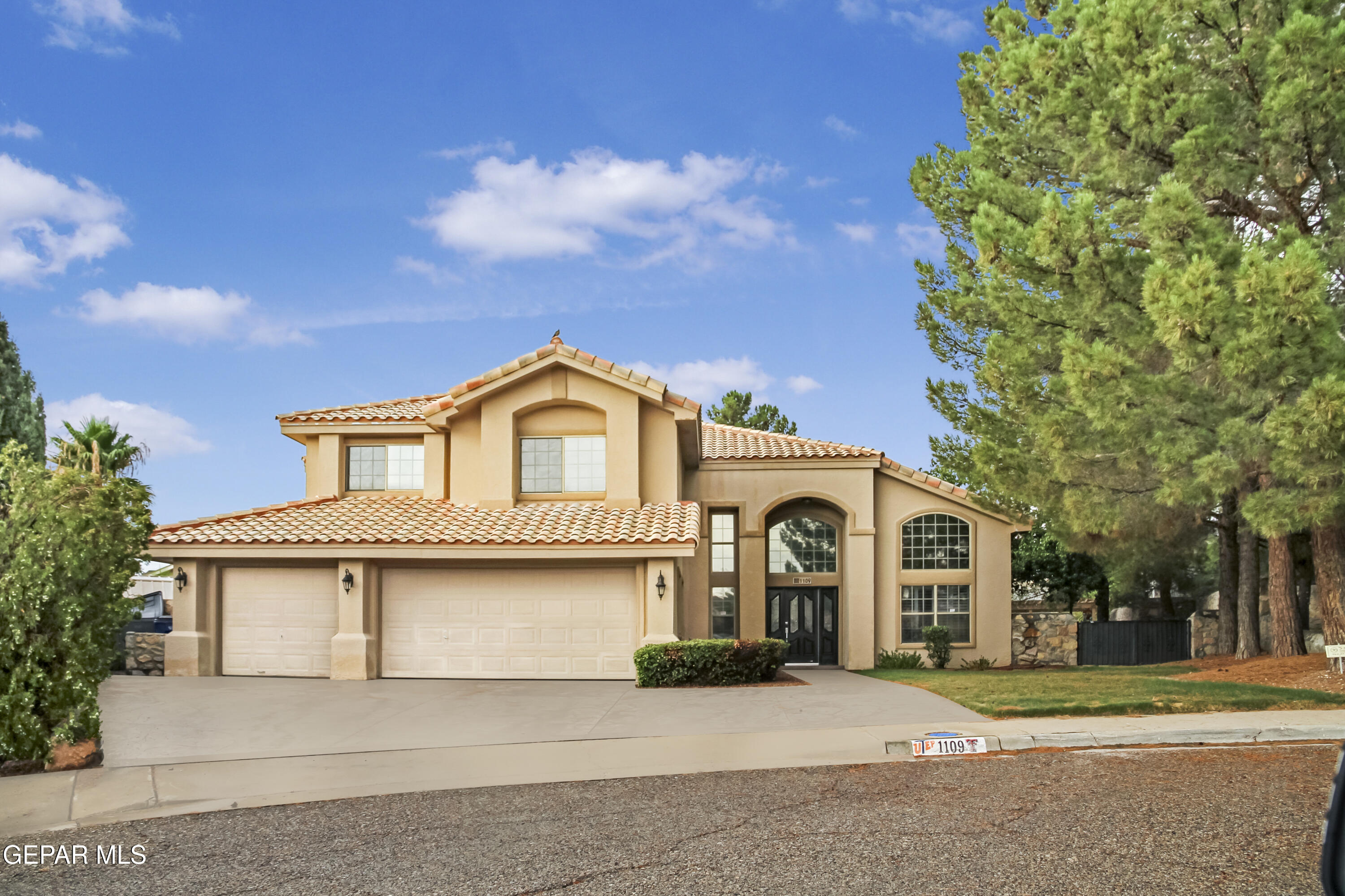 1109 Noble Ridge