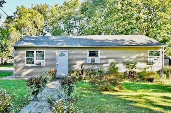 $550,000 | 71 Macarthur Avenue, Brentwood, NY 11717