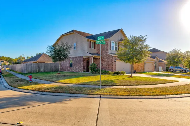 $237,900 | 511 Oporto Path, Crosby, TX 77532