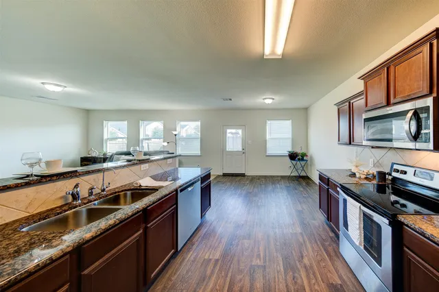 $237,900 | 511 Oporto Path, Crosby, TX 77532