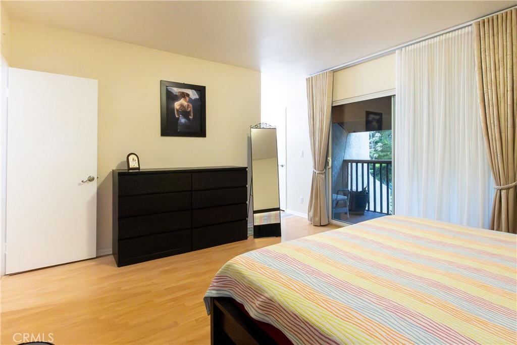 9551 Vía Ricardo Burbank, CA 91504 - Photo 19 of 29