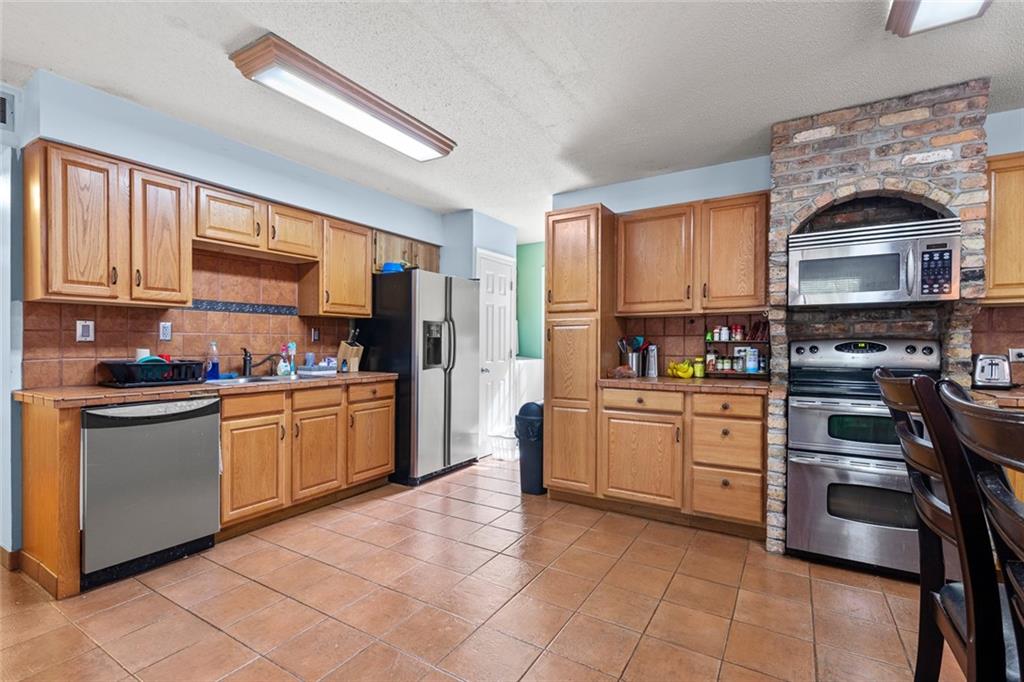 2575 Rue Weller Mandeville, LA 70448 - Photo 5 of 16 Gallery Image 5