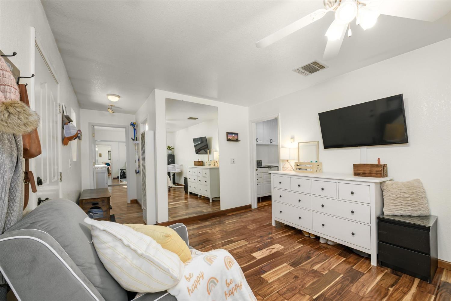 3640 Omo Ranch Road Somerset, CA 95684 - Photo 26 of 57 a living room with furniture and a flat screen tv