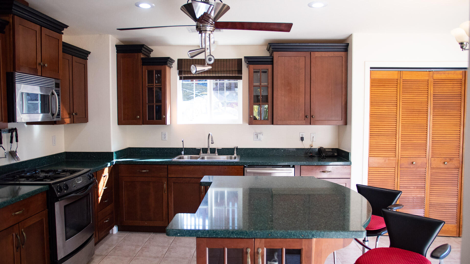 42857 Sierra Drive Three Rivers, CA 93271 - Photo 18 of 34 Main house kitchen