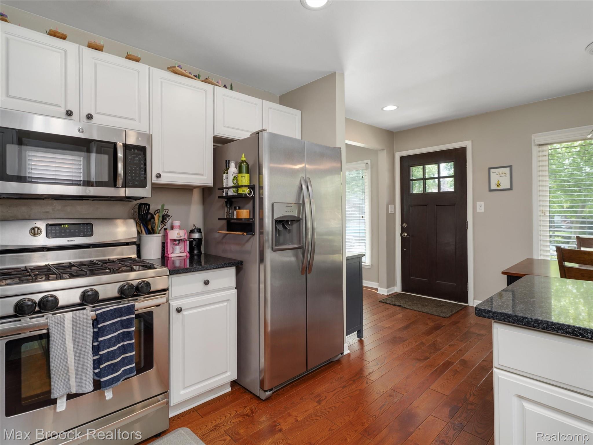 1201 Cole Street Birmingham, MI 48009 - Photo 10 of 35 10-1201 Cole St 0021.jpg