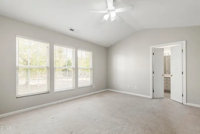 a view of empty room with window