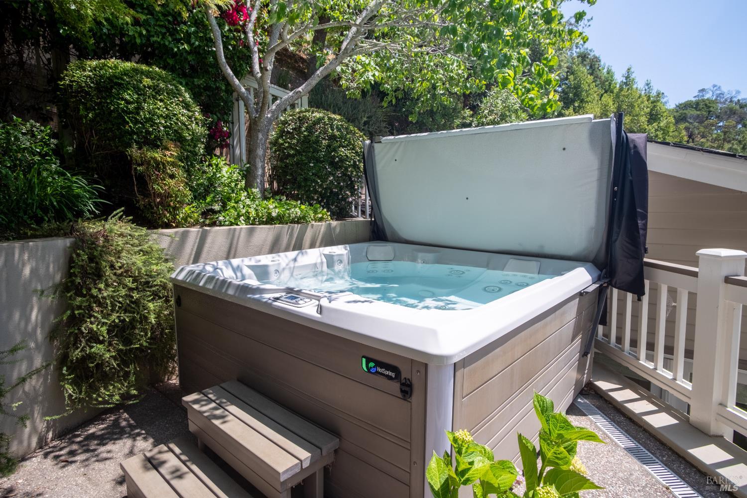 6 Oak Road Larkspur, CA 94939 - Photo 35 of 41 a view of a backyard