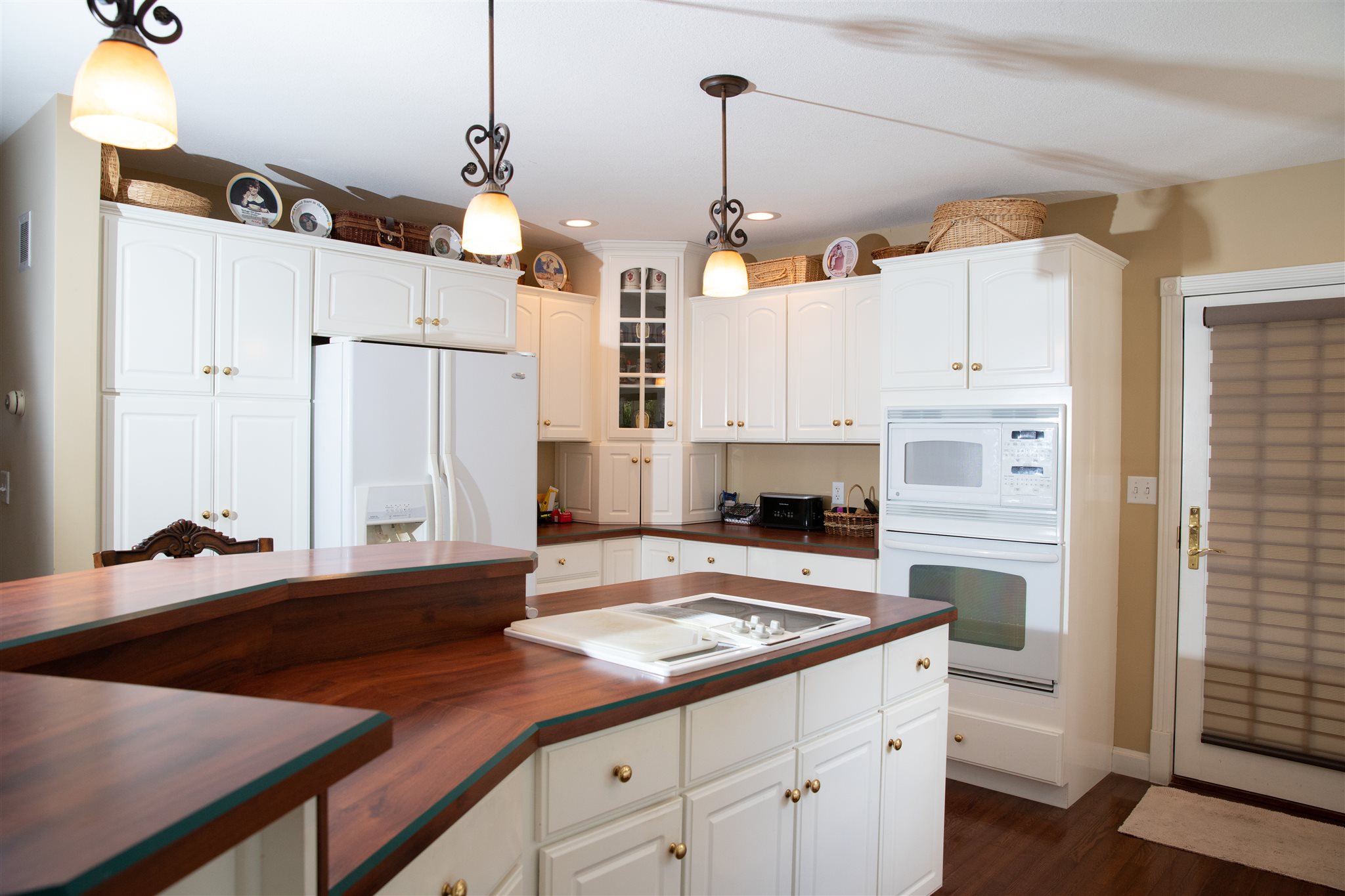 1310 Cobblestone Road Jasper, IN 47546 - Photo 4 of 35 Gallery Image 4