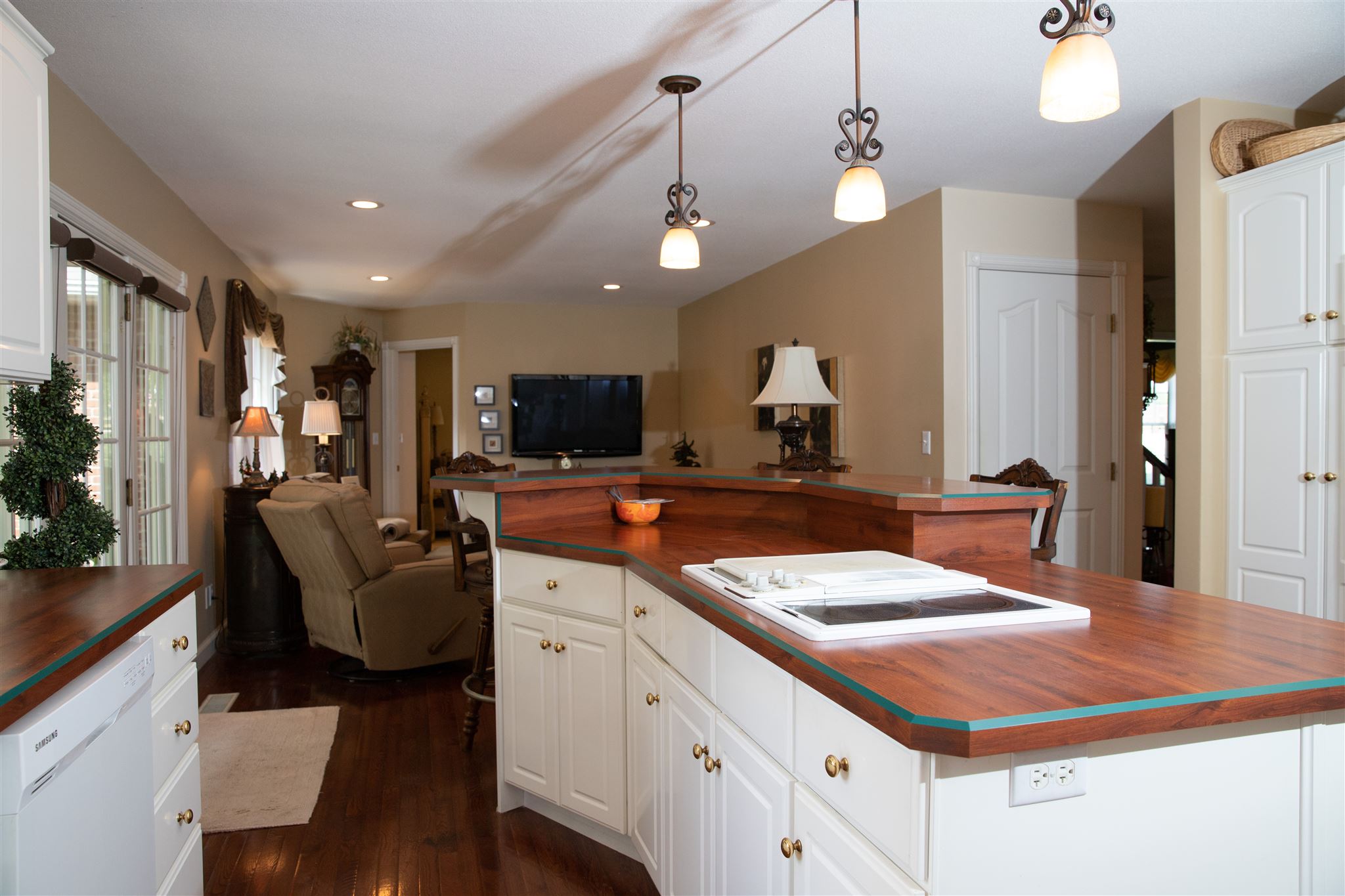 1310 Cobblestone Road Jasper, IN 47546 - Photo 5 of 35 Gallery Image 5