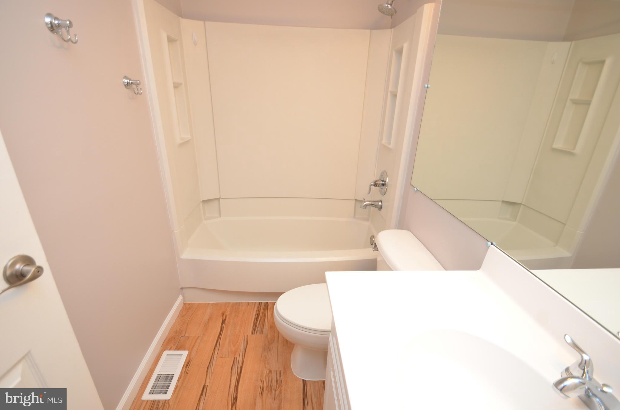 5778 Heming Avenue Springfield, VA 22151 - Photo 13 of 27 Bath
