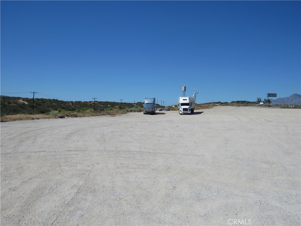 5940 Mariposa Road Hesperia, CA 92344 - Photo 5 of 7