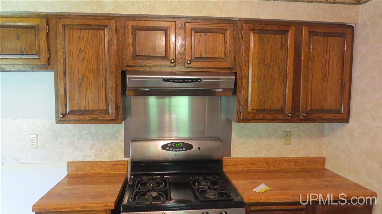 5679 J.5 Road Escanaba, MI 49829 - Photo 9 of 17