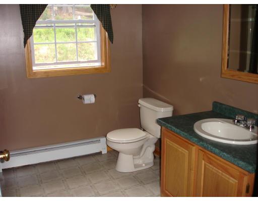 484 Barre Road Templeton, MA 01468 - Photo 3 of 6