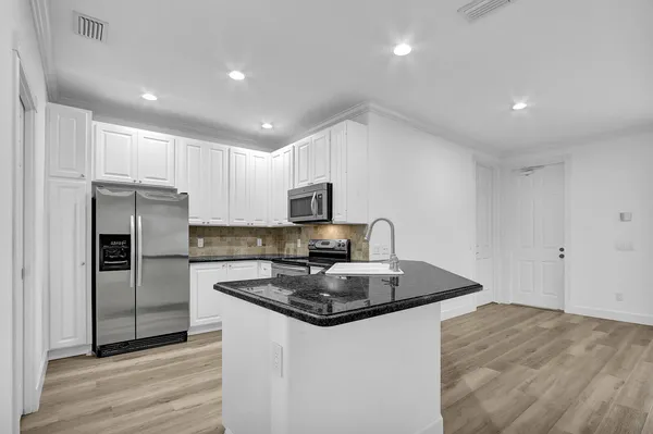 $5,500 | 199 Barbados Drive, Jupiter, FL 33458
