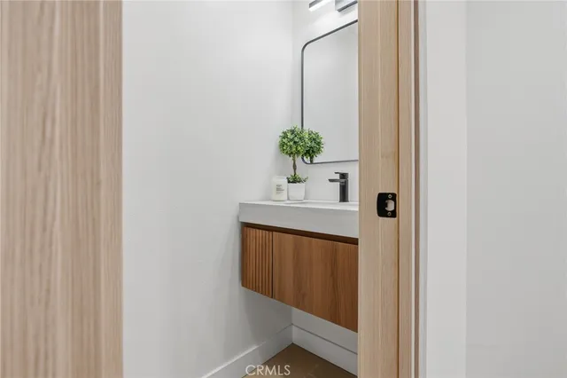 $699,000 | 9502 VÃa Salerno, Burbank, CA 91504