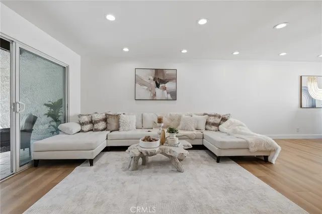 $699,000 | 9502 VÃa Salerno, Burbank, CA 91504