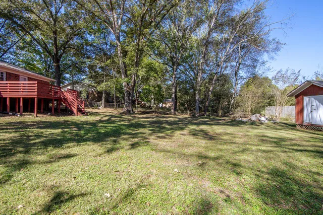 a view of outdoor space with garden view