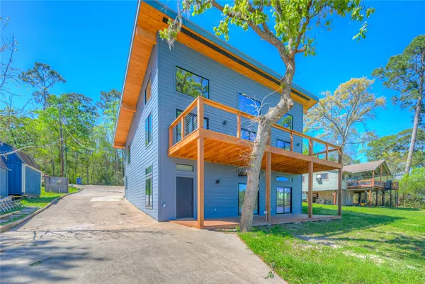 $695,000 | 760 Northwood Drive, Point Blank, TX 77364