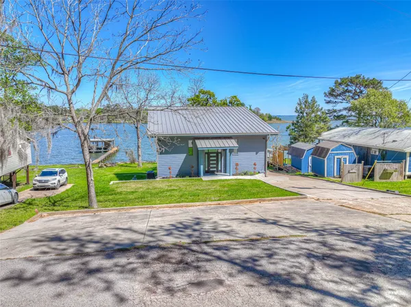 $695,000 | 760 Northwood Drive, Point Blank, TX 77364