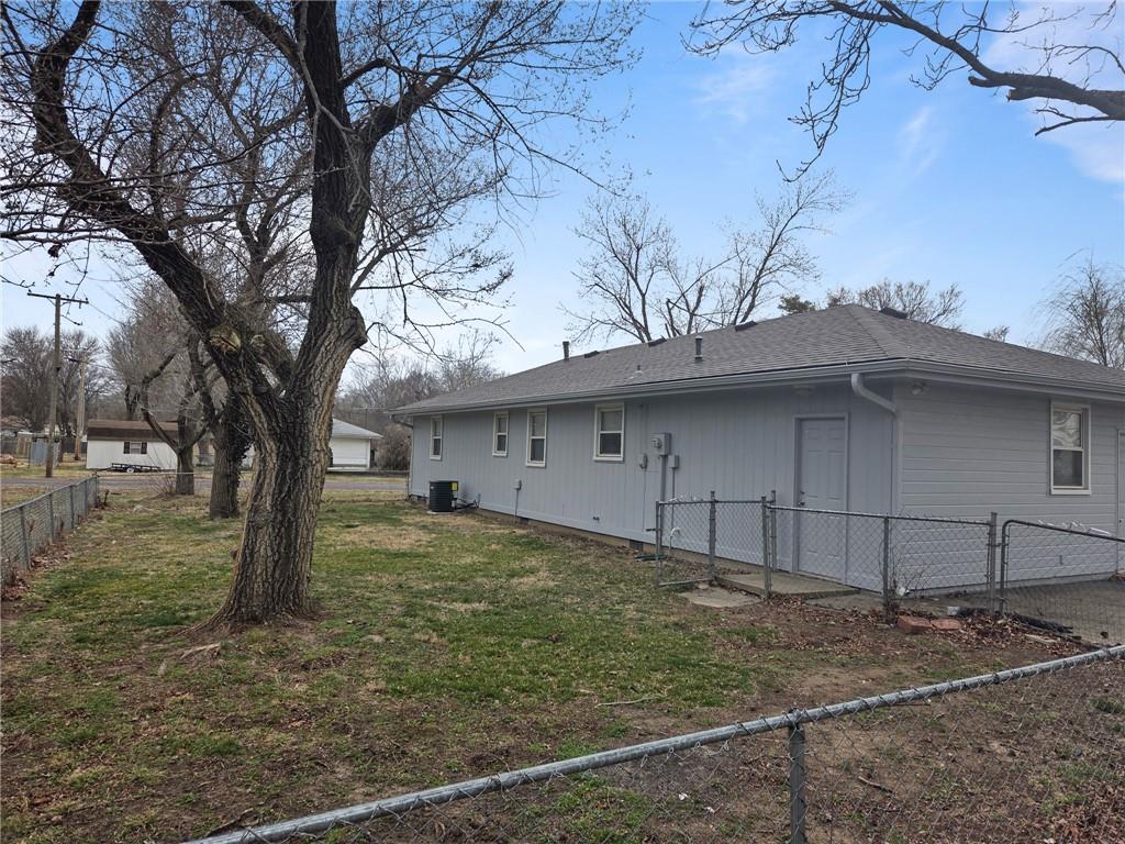 701 Lake Road Garden City, MO 64747 - Photo 12 of 13