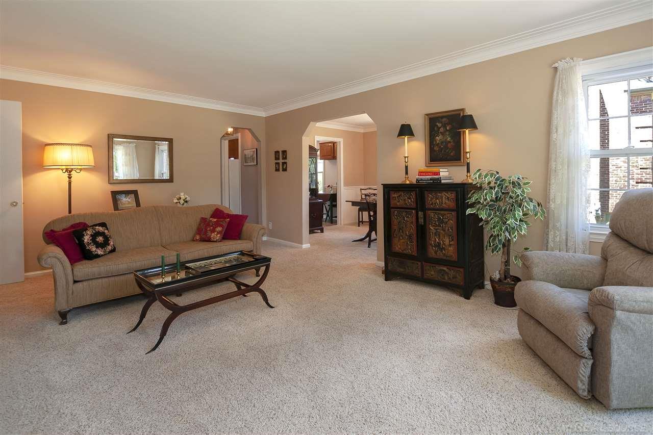 1133 Roslyn Road Grosse Pointe Woods, MI 48236 - Photo 4 of 39