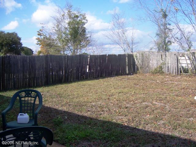 8849 Ivey Road Jacksonville, FL 32216 - Photo 2 of 5 Large backyard