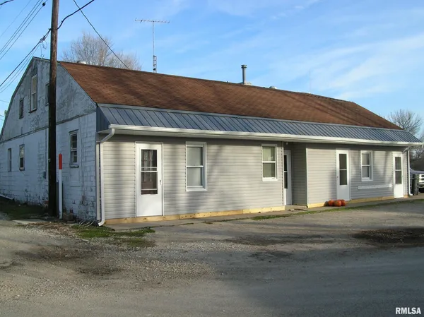 $49,750 | 102 North Elizabeth Street, Colchester, IL 62326