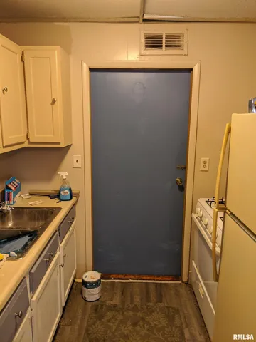 $59,900 | 102 North Elizabeth Street, Colchester, IL 62326