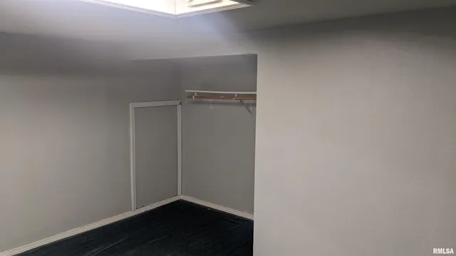 $59,900 | 102 North Elizabeth Street, Colchester, IL 62326