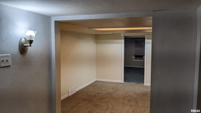 $59,900 | 102 North Elizabeth Street, Colchester, IL 62326