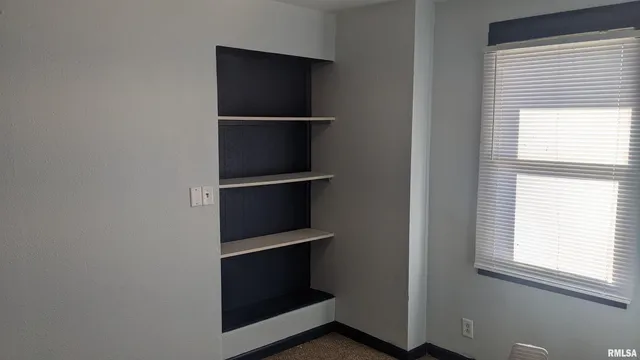 $59,900 | 102 North Elizabeth Street, Colchester, IL 62326