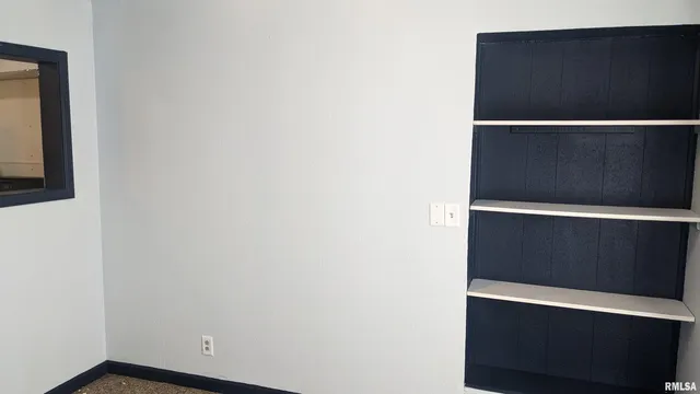 $59,900 | 102 North Elizabeth Street, Colchester, IL 62326